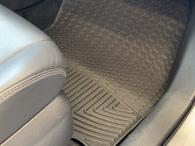 Used 2019 Toyota RAV4 XLE Premium FWD image 14