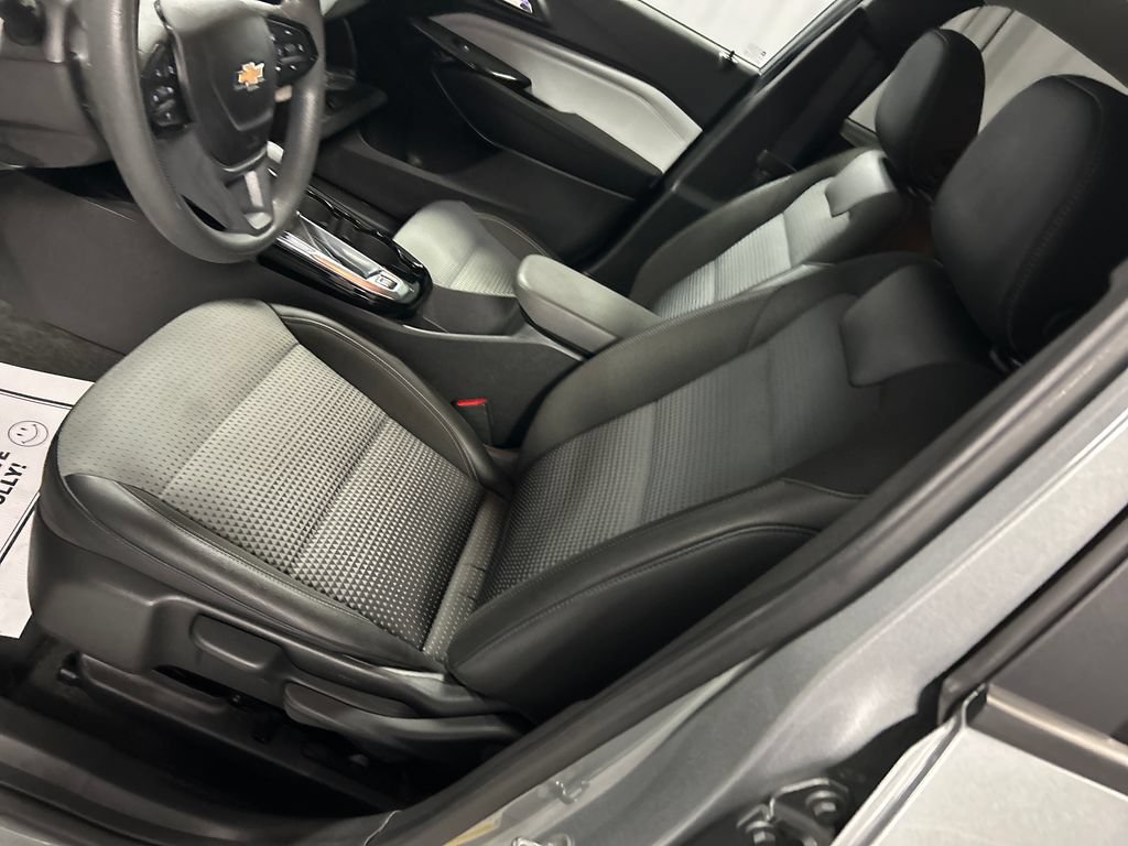 Used 2025 Chevrolet Trax LT FWD image 10