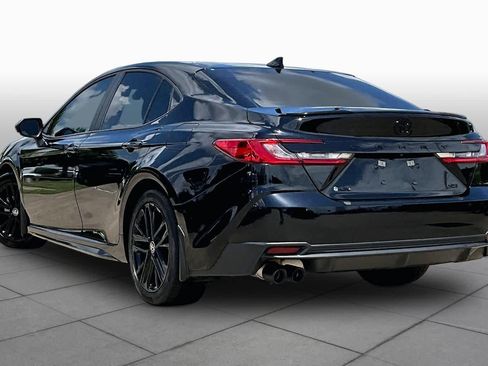 Used 2025 Toyota Camry SE w/ Convenience Package FWD image 12