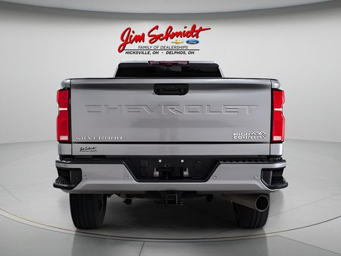 Used 2025 Chevrolet Silverado 3500 High Country w/ High Country Premium Package AWD/4WD image 5