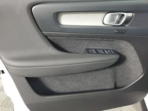 Certified 2026 Volvo XC40 B5 Plus AWD/4WD image 21