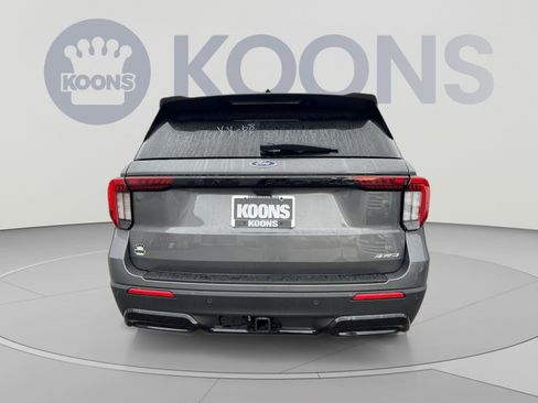 New 2026 Ford Explorer ST-Line w/ ST-Line Street Pack AWD/4WD image 5