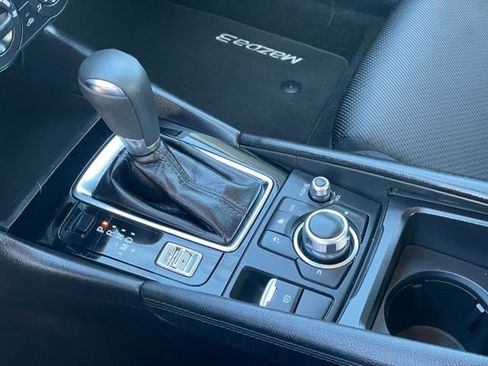 Used 2017 MAZDA MAZDA3 Sport image 21