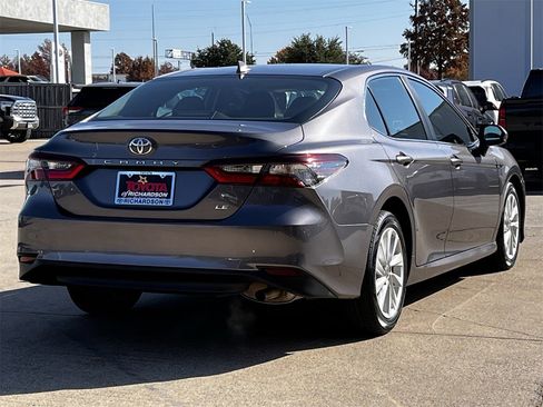 Used 2023 Toyota Camry LE image 4