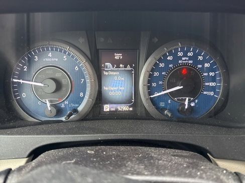 Used 2018 Toyota Sienna LE image 10