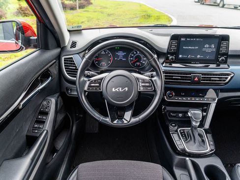 Used 2023 Kia Seltos S FWD image 22