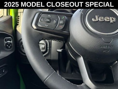 New 2025 Jeep Gladiator Rubicon w/ Convenience Group image 30