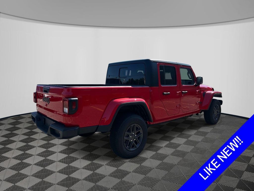 Certified 2025 Jeep Gladiator Sport AWD/4WD image 5