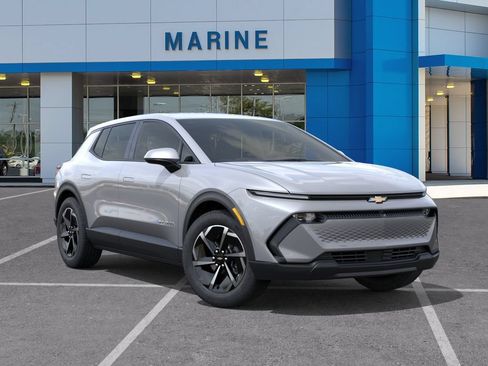 New 2026 Chevrolet Equinox EV LT FWD image 7