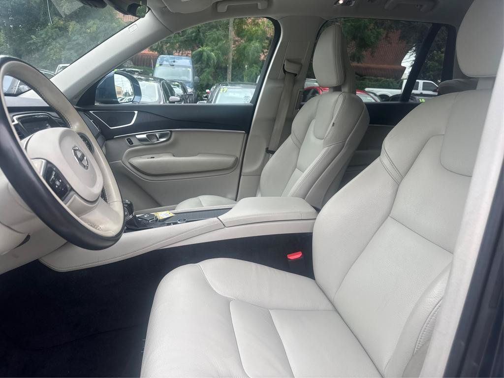Used 2020 Volvo XC90 T6 Momentum AWD/4WD image 9