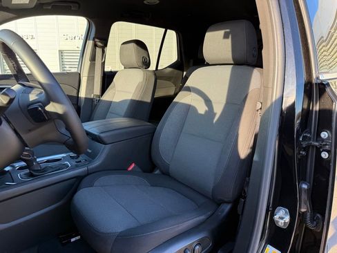 Used 2023 Chevrolet Traverse LT image 13