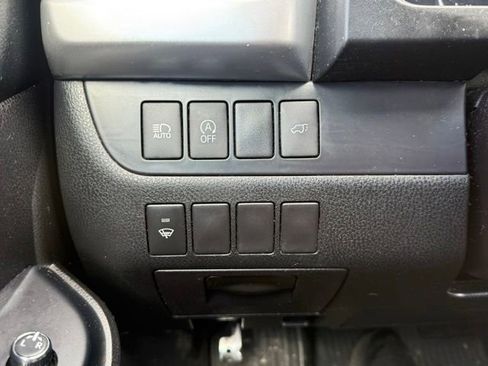 Used 2018 Toyota Highlander XLE AWD/4WD image 16