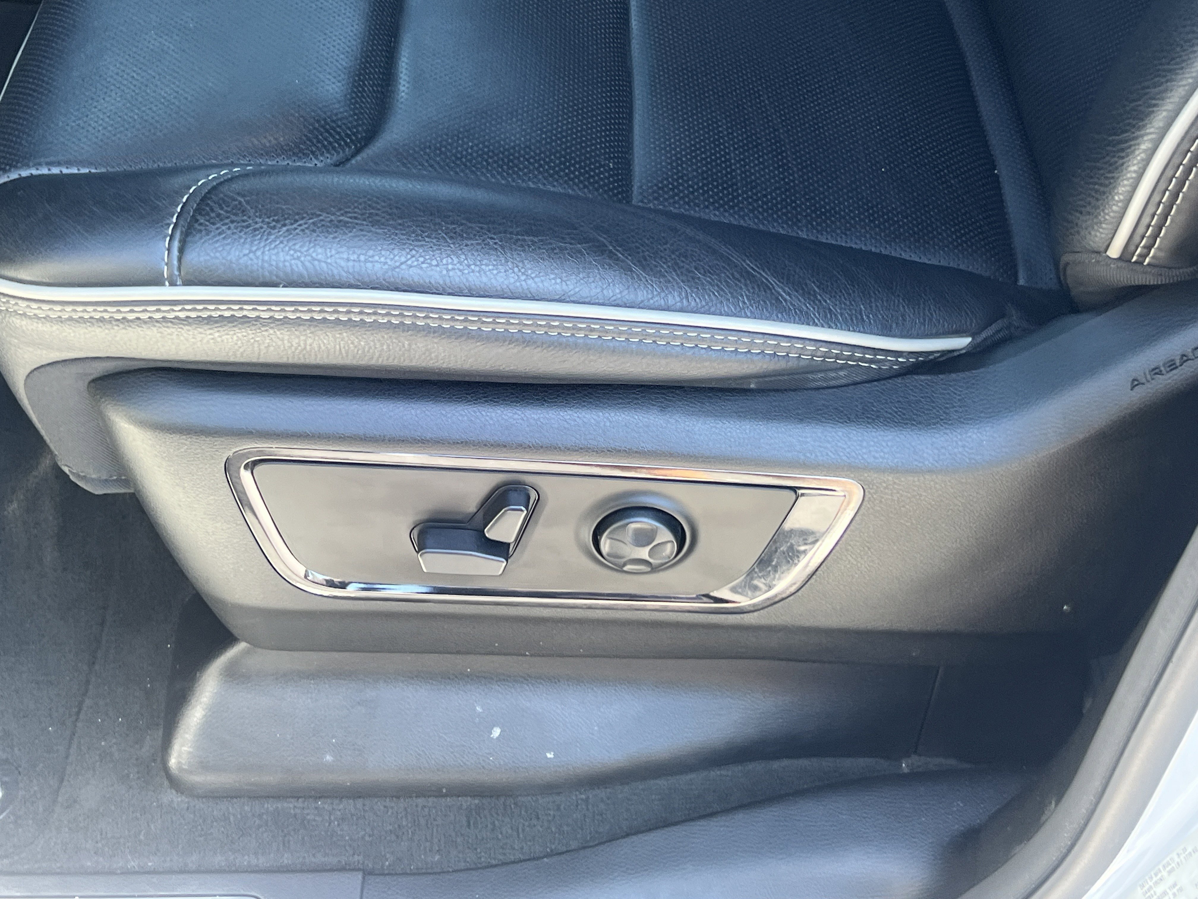 Used 2023 RAM 1500 Limited AWD/4WD image 12