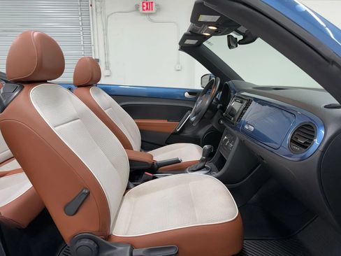 Used 2017 Volkswagen Beetle 1.8T Classic image 12