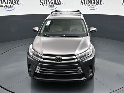 Used 2017 Toyota Highlander Limited image 10