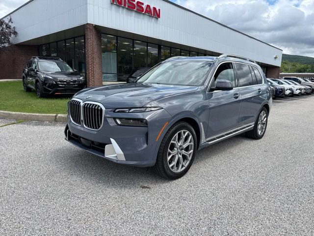 Used 2026 BMW X7 xDrive40i AWD/4WD image 3