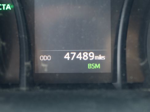 Used 2019 Toyota Camry SE w/ Audio Package FWD image 19