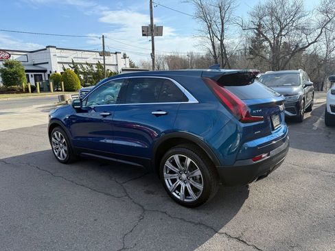 Used 2019 Cadillac XT4 Luxury w/ Cold Weather Package image 5