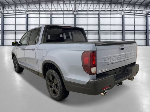 New 2026 Honda Ridgeline Black Edition image 3