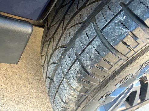 Used 2010 Chevrolet Avalanche LT w/ Regional Value Package image 11