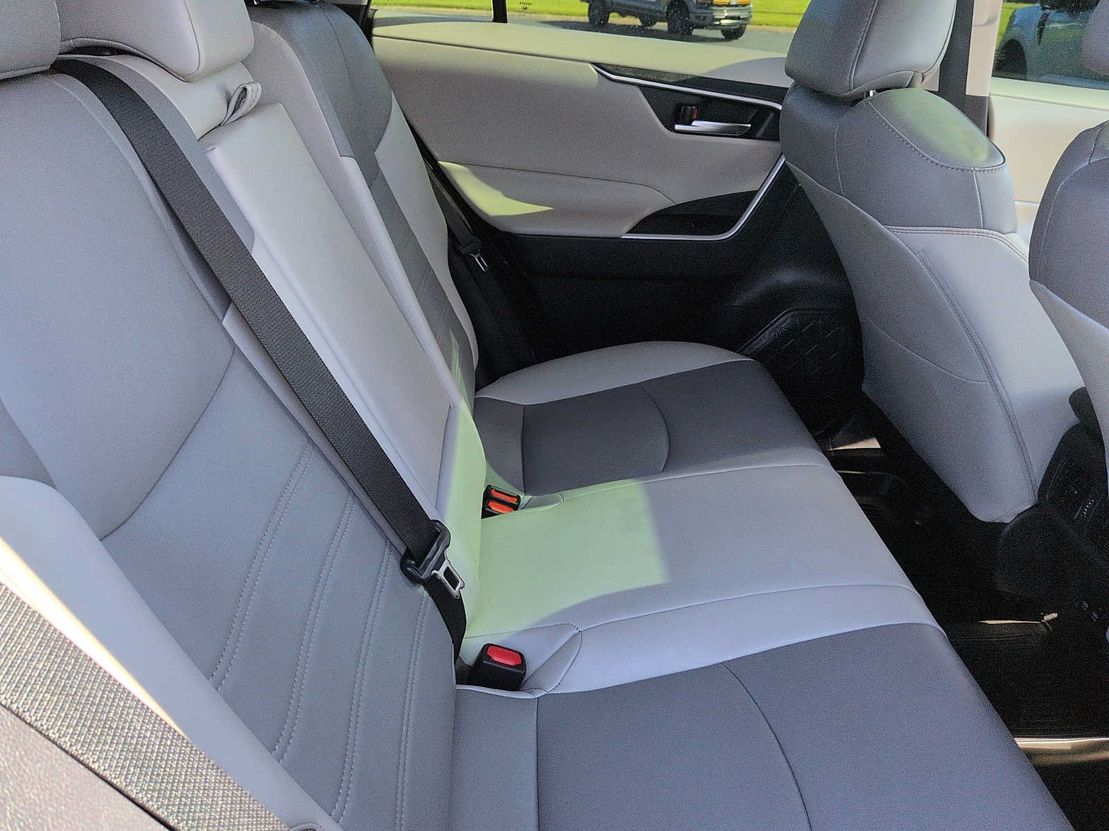 Used 2019 Toyota RAV4 XLE Premium w/ Advanced Technology Package AWD/4WD image 11