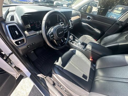 Used 2023 Kia Sorento S w/ Panoramic Sunroof Package AWD/4WD image 9