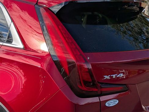 Certified 2022 Cadillac XT4 Premium Luxury w/ Enhanced Visibility Package image 10