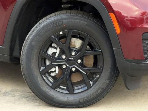 New 2025 Jeep Grand Cherokee L Altitude image 8