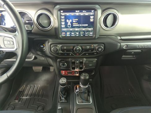 Used 2022 Jeep Wrangler Unlimited Rubicon 4xe image 25