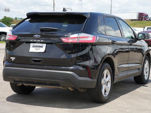 Used 2021 Ford Edge SE FWD image 3