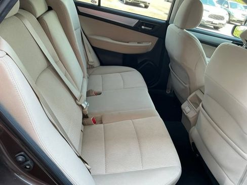 Used 2019 Subaru Outback 2.5i Premium AWD/4WD image 17