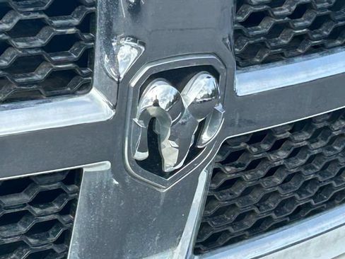 Used 2014 RAM 1500 Classic SLT w/ Luxury Group AWD/4WD image 9