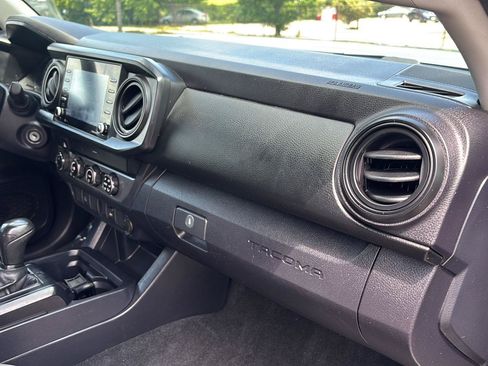 Used 2020 Toyota Tacoma SR AWD/4WD image 24