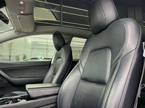 Used 2021 Tesla Model Y Long Range image 44