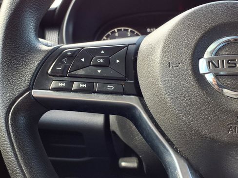 Used 2021 Nissan Kicks SV FWD image 14