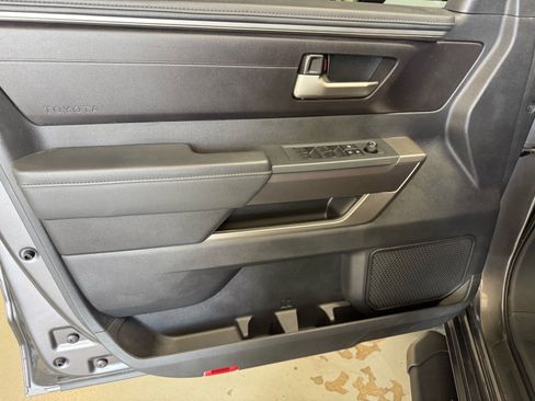 Used 2022 Toyota Tundra SR5 AWD/4WD image 15