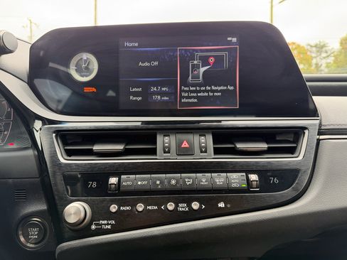 Used 2022 Lexus ES 350 w/ Premium Package image 17