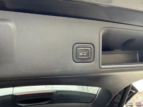 Used 2019 GMC Terrain SLE w/ Driver Convenience Package image 13