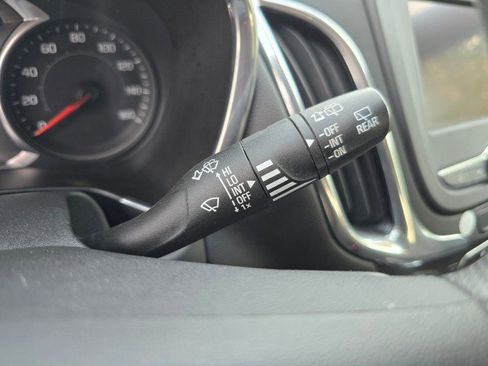 Used 2020 Chevrolet Equinox LT image 30