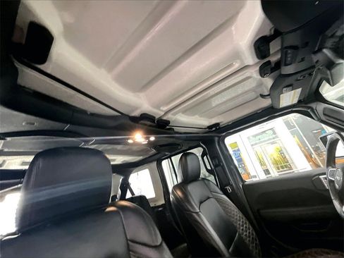 Used 2022 Jeep Wrangler Unlimited Sahara image 22