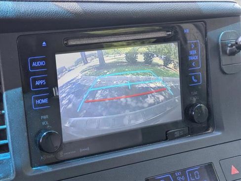 Used 2016 Toyota Sienna XLE FWD image 12