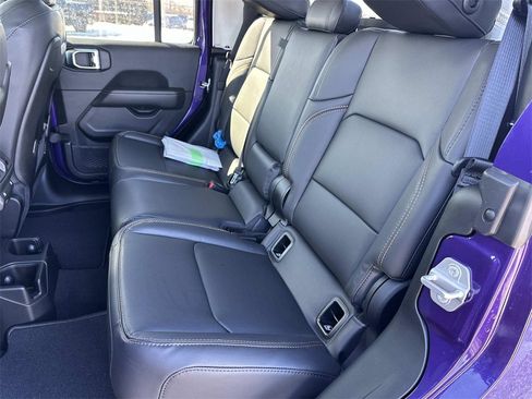 New 2026 Jeep Gladiator Sport image 9