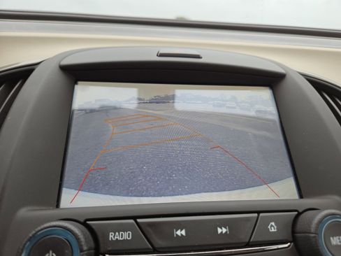 Used 2016 Buick LaCrosse FWD image 5