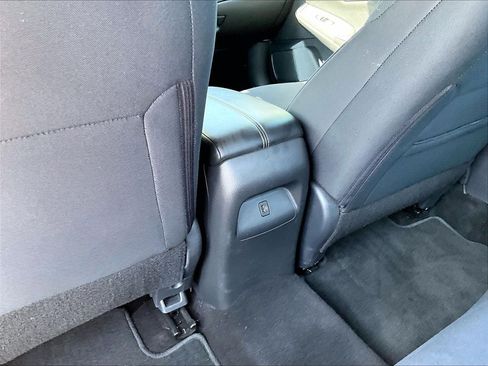 Used 2024 Nissan Sentra SV FWD image 25
