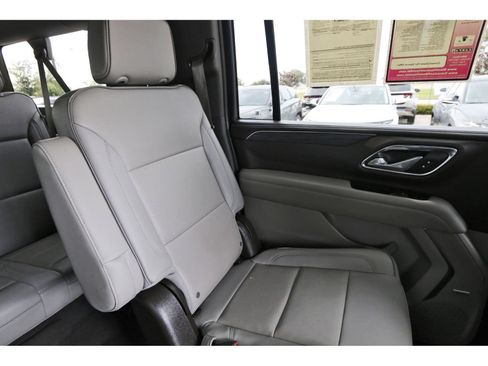 Used 2023 GMC Yukon XL SLT RWD image 14