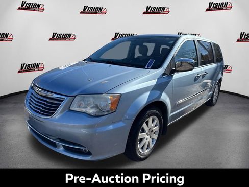Used 2012 Chrysler Town & Country Touring-L w/ Driver Convenience Group image 1