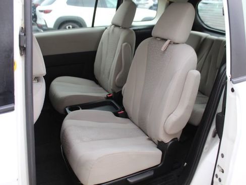 Used 2012 MAZDA MAZDA5 Sport image 11