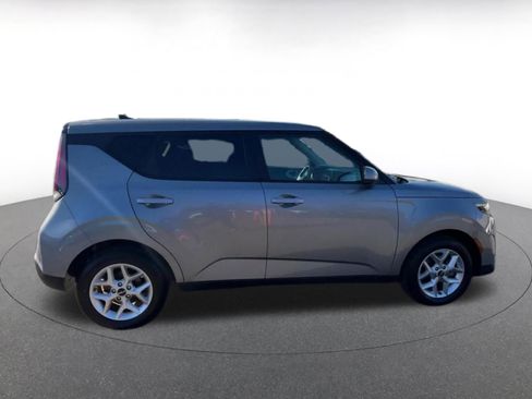 Used 2025 Kia Soul LX w/ LX Technology Package image 16