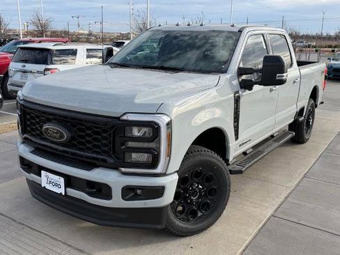 New 2026 Ford F250 Lariat w/ Black Appearance Package image 4