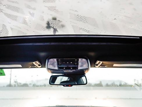 Used 2023 Chrysler 300 C image 17